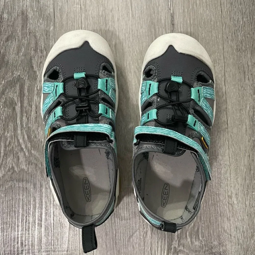 KEEN Knotch Creek Unisex Gray/Blue Washable Waterproof Sandals Size 4